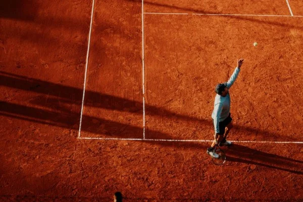 tennis serve hard court